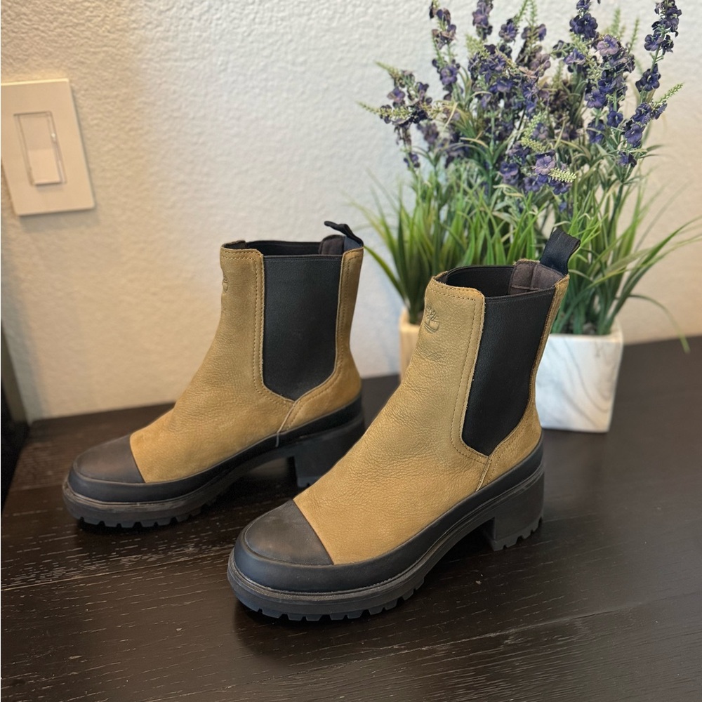 Timberland Army green and Black Ankle Boots with Durable Sole